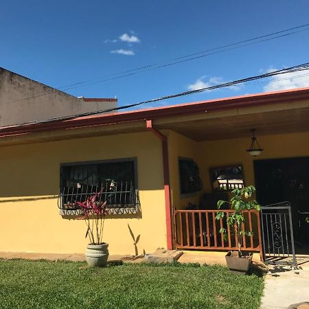 شقة Casa Lorin Río Segundo المظهر الخارجي الصورة